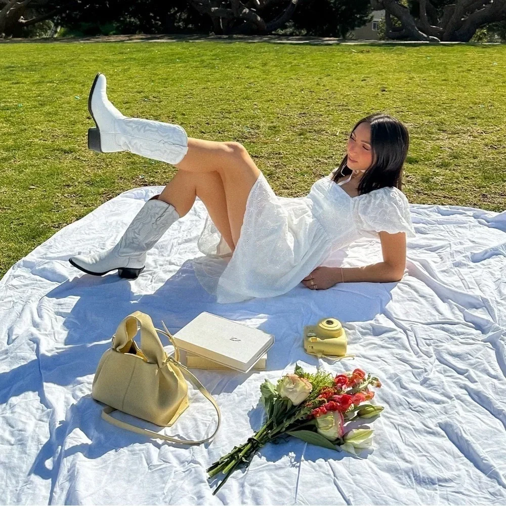 JEFFREY CAMPBELL Dagget White Cowgirl Boots 9